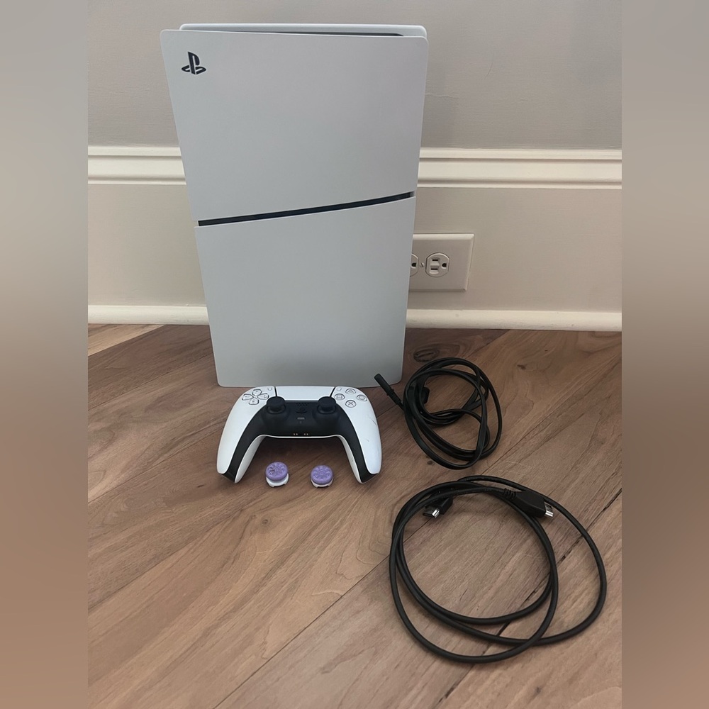 EUC Sony PlayStation 5 Console with Controller Digital